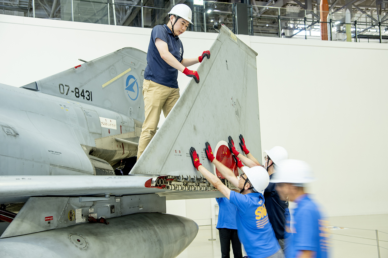 F-4EJ改おりたたみ展示の写真