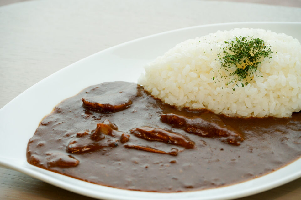 奥美濃古地鶏カレーライス(750円)