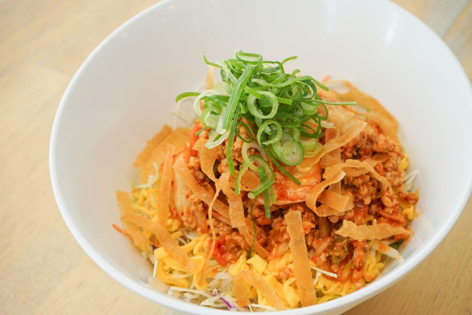 台湾風鶏ミンチ丼（780円）